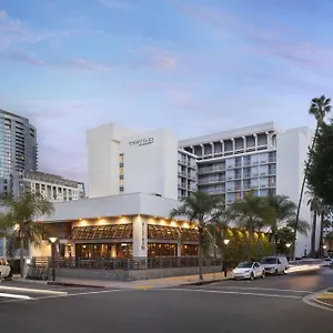 Courtyard By Marriott Long Downtown Long Beach